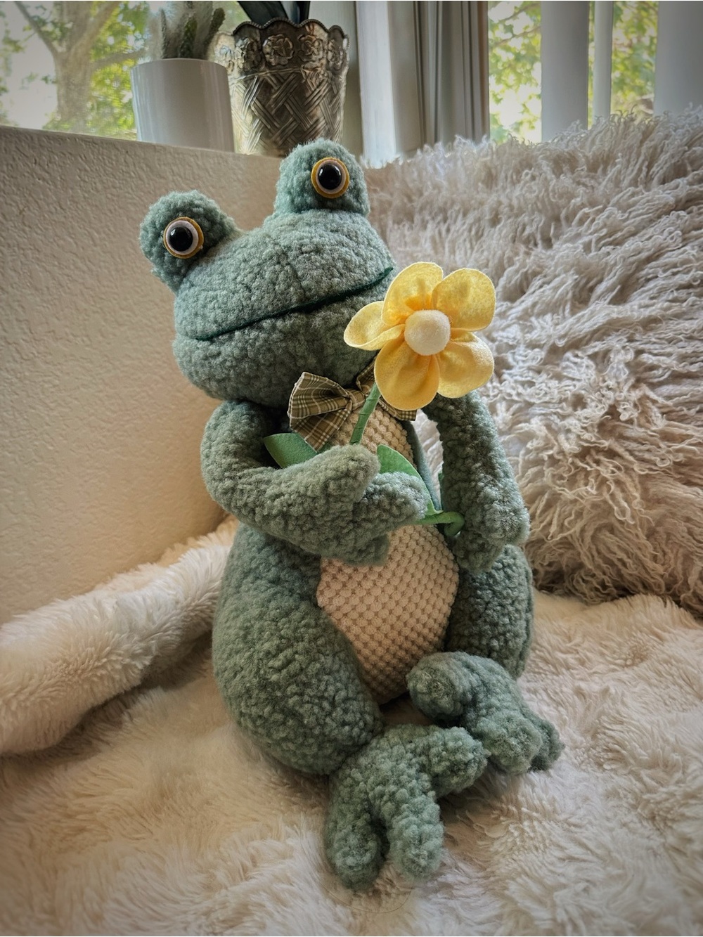 Plush Frog Pet Reptile Toy - Green with Yellow Flower